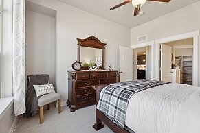 Serene Retreat With Hot Tub, Sauna, Pool & Gym