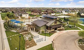 Serene Retreat With Hot Tub, Sauna, Pool & Gym