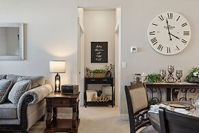 Serene Retreat With Hot Tub, Sauna, Pool & Gym