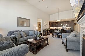 Serene Retreat With Hot Tub, Sauna, Pool & Gym