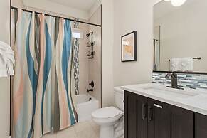 Contemporary Gem - Rooftop Deck & Private Hot Tub!