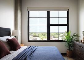 Memoir Wedgewood Houston