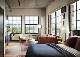 Memoir Wedgewood Houston