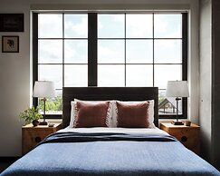 Memoir Wedgewood Houston