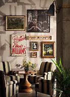 Memoir Wedgewood Houston