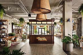 Memoir Wedgewood Houston