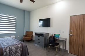 Texas Bungalows Hotel & Hotel Que at  i35 Austin Pflugerville