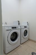 Texas Bungalows Hotel & Hotel Que at  i35 Austin Pflugerville