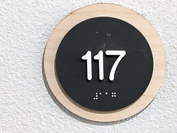 Texas Bungalows Hotel & Hotel Que at  i35 Austin Pflugerville