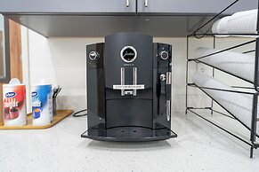 Texas Bungalows Hotel & Hotel Que at  i35 Austin Pflugerville