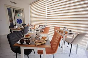 REDDIMUS Guest House