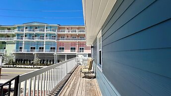 Fins Left - Next to Margaritaville