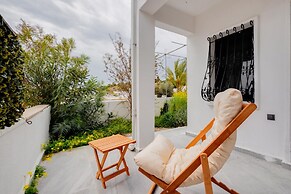 Villa With Sea View Balcony 6 min to Beach