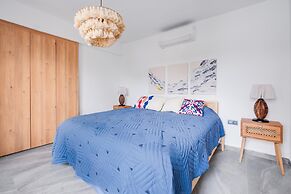 Villa With Sea View Balcony 6 min to Beach