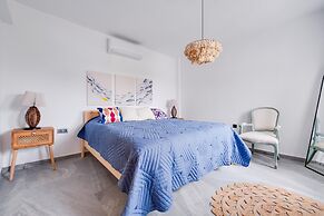 Villa With Sea View Balcony 6 min to Beach