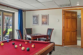 Lake View Retreat Avantstay Entertainer's Home Yard, Deck, Game Room