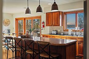 Lake View Retreat Avantstay Entertainer's Home Yard, Deck, Game Room