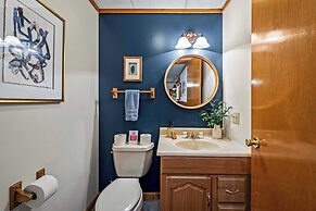 Lake View Retreat Avantstay Entertainer's Home Yard, Deck, Game Room