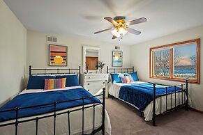 Lake View Retreat Avantstay Entertainer's Home Yard, Deck, Game Room