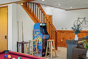 Lake View Retreat Avantstay Entertainer's Home Yard, Deck, Game Room