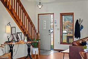 Lake View Retreat Avantstay Entertainer's Home Yard, Deck, Game Room