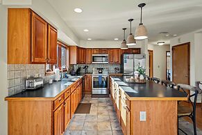 Lake View Retreat Avantstay Entertainer's Home Yard, Deck, Game Room