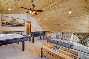 Top Notch Lodge by Avantstay Hot Tub, Game Room, Community Pool, Deck