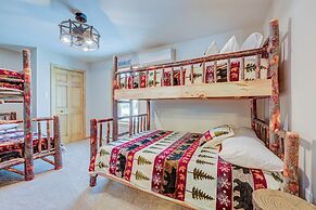 Top Notch Lodge by Avantstay Hot Tub, Game Room, Community Pool, Deck