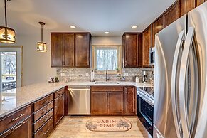 Top Notch Lodge by Avantstay Hot Tub, Game Room, Community Pool, Deck