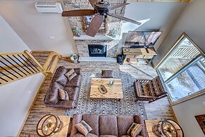 Top Notch Lodge by Avantstay Hot Tub, Game Room, Community Pool, Deck