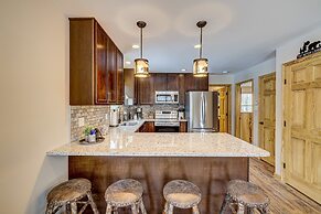 Top Notch Lodge by Avantstay Hot Tub, Game Room, Community Pool, Deck