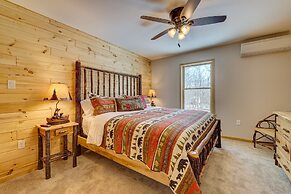 Over the Top Lodge by Avantstay Hot Tub, Shared Pool, Beach/lake Acces