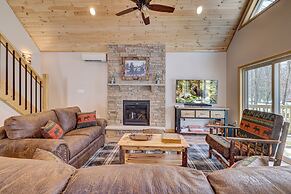 Over the Top Lodge by Avantstay Hot Tub, Shared Pool, Beach/lake Acces