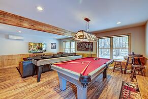 Over the Top Lodge by Avantstay Hot Tub, Shared Pool, Beach/lake Acces