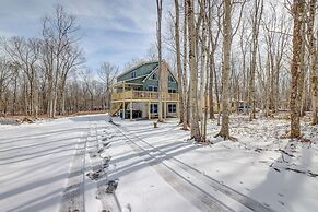 Over the Top Lodge by Avantstay Hot Tub, Shared Pool, Beach/lake Acces