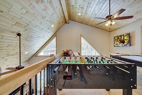 Over the Top Lodge by Avantstay Hot Tub, Shared Pool, Beach/lake Acces