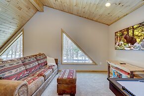 Over the Top Lodge by Avantstay Hot Tub, Shared Pool, Beach/lake Acces