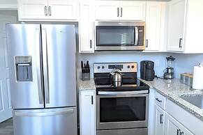 Woodland Chalet by Avantstay Deck + Lake Access