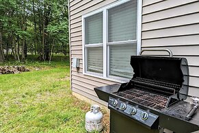 Woodland Chalet by Avantstay Deck + Lake Access