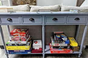 Woodland Chalet by Avantstay Deck + Lake Access