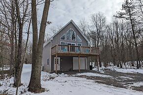 Woodland Chalet by Avantstay Deck + Lake Access