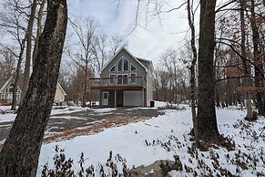 Woodland Chalet by Avantstay Deck + Lake Access
