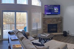 Woodland Chalet by Avantstay Deck + Lake Access