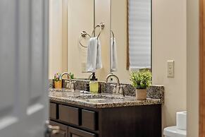 Summit Solitude by Avantstay Lake & Beach Access