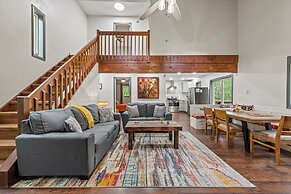 The Tranquil Trails by Avantstay Lake Access, Deck, Fireplace