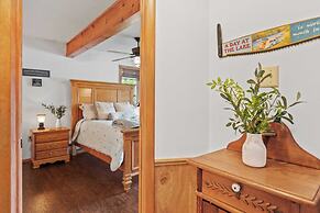 Pocono Lakefront by Avantstay Dock + Lake Access