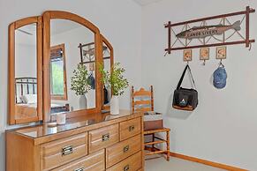 Pocono Lakefront by Avantstay Dock + Lake Access