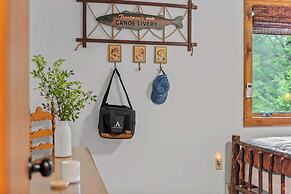 Pocono Lakefront by Avantstay Dock + Lake Access