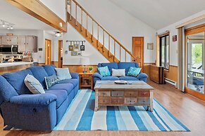 Pocono Lakefront by Avantstay Dock + Lake Access