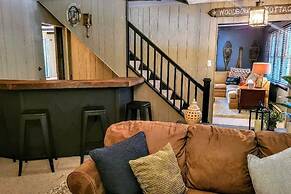 Double Diamond Lodge by Avantstay Group Escape w/ Firepit, Patio, Acti